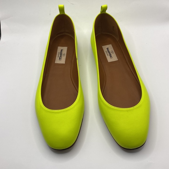 Valentino Neon Green Flats - Picture 2 of 11
